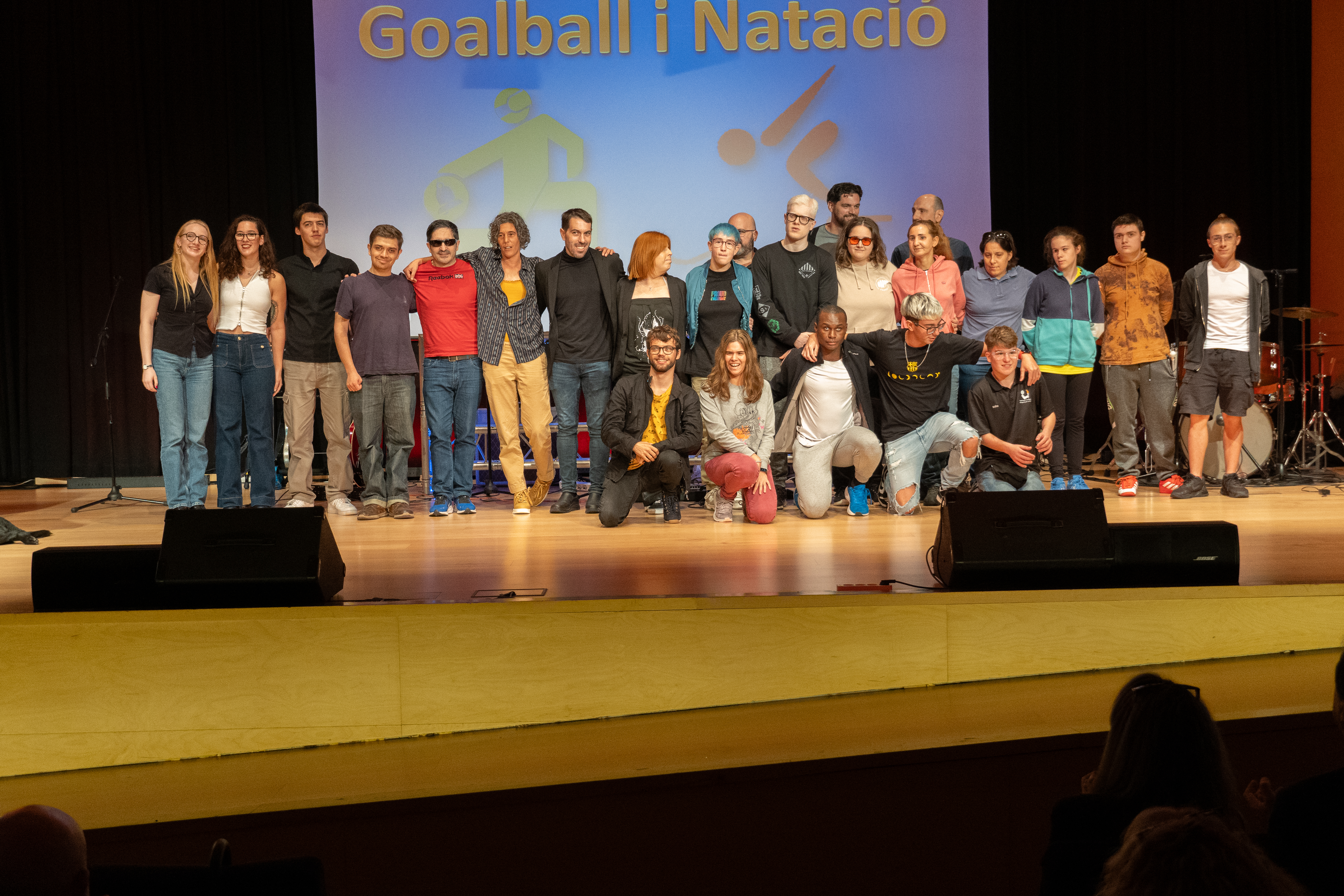 Esportistes de Goalball i Natació.