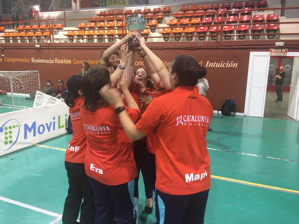 L’equip de Catalunya està  format per Belinda Bravo, Maria Clavero, Ainhoa Fabregat, Iris Mata, Alba Morancho, Anna Morancho, Ana Pilar Zanfaño, Eva Núñez i la seva entrenadora és María Pilar Martín.