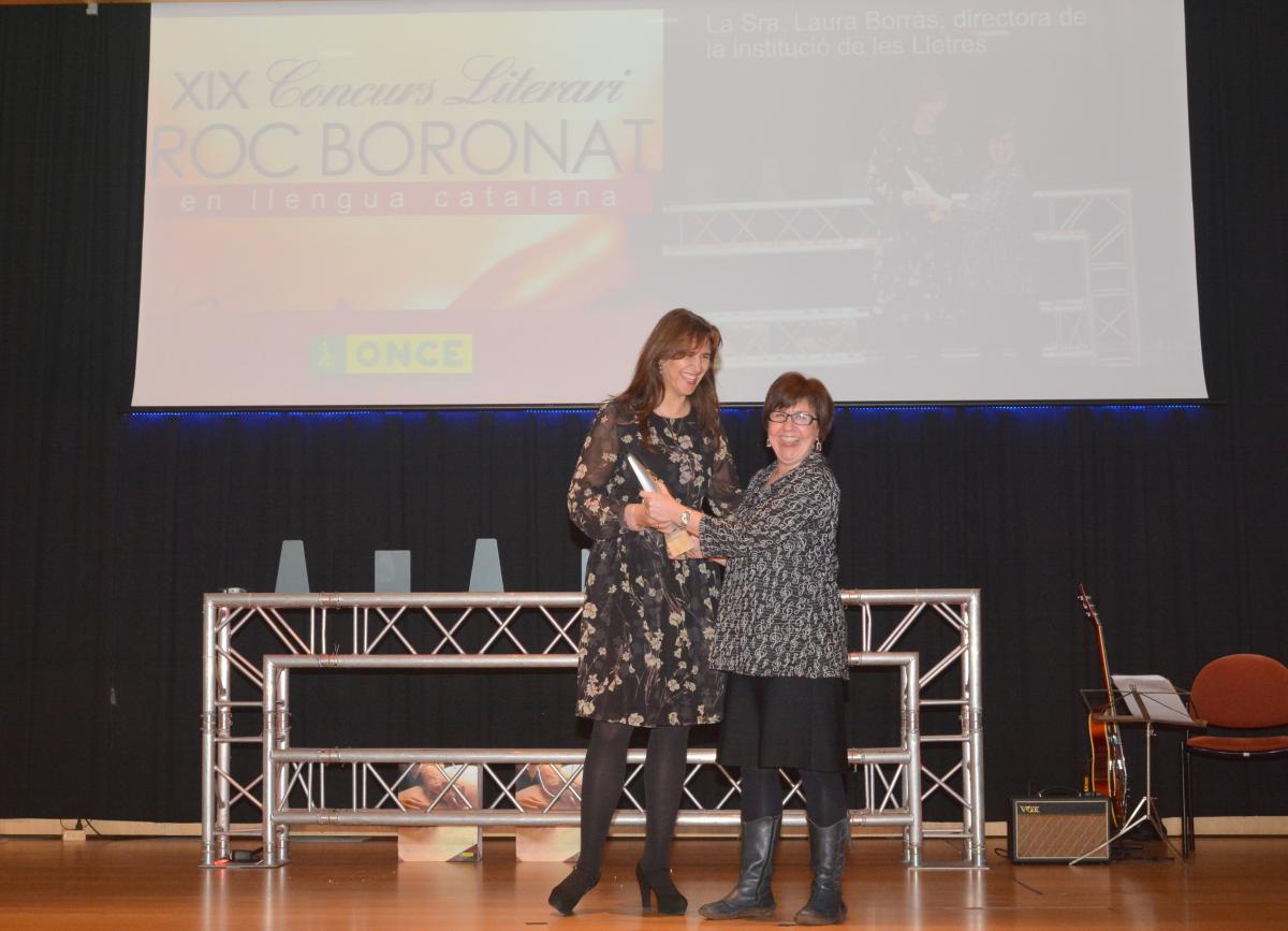 Teresa Solana la nit d'entrega dels Roc Boronat, amb Laura Borràs. 