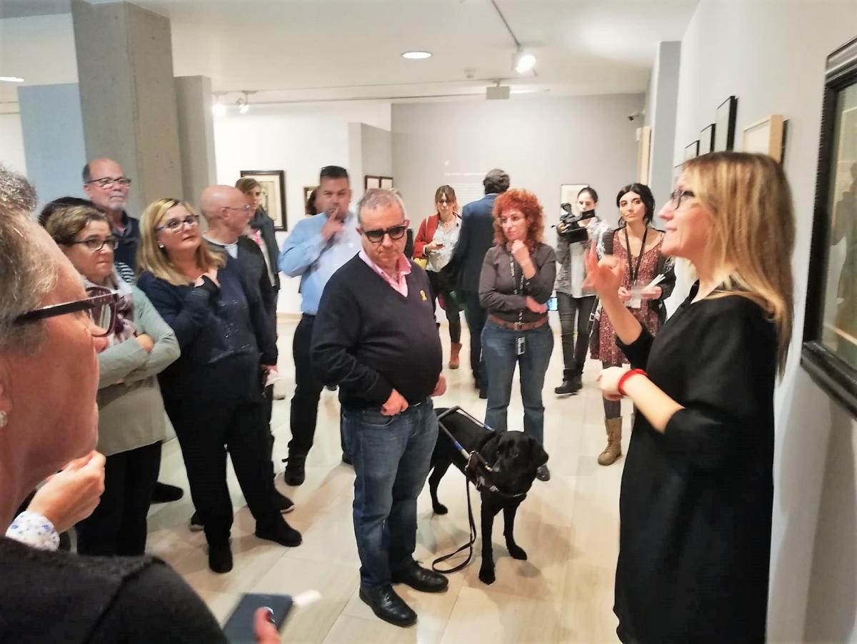 El projecte d’accessibilitat La Mirada Tàctil de la Diputació de Barcelona del Museu Abelló incorpora com a novetat essències olfactives per ajudar a les persones cegues a interpretar les obres. L’objectiu és arribar a tots els col·lectius de persones amb discapacitat visual. Imatge de la presentació.