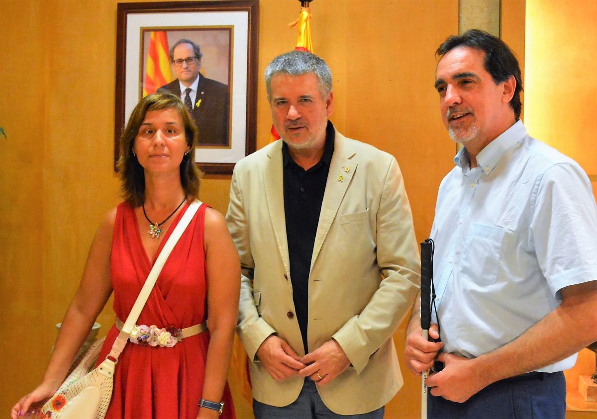 El delegat territorial d'ONCE a Catalunya, Enric Botí, i la directora d'ONCE a Tarragona, Raquel  Saavedra, van fer una visita institucional al nou alcalde de Tarragona, Pau Ricomà.