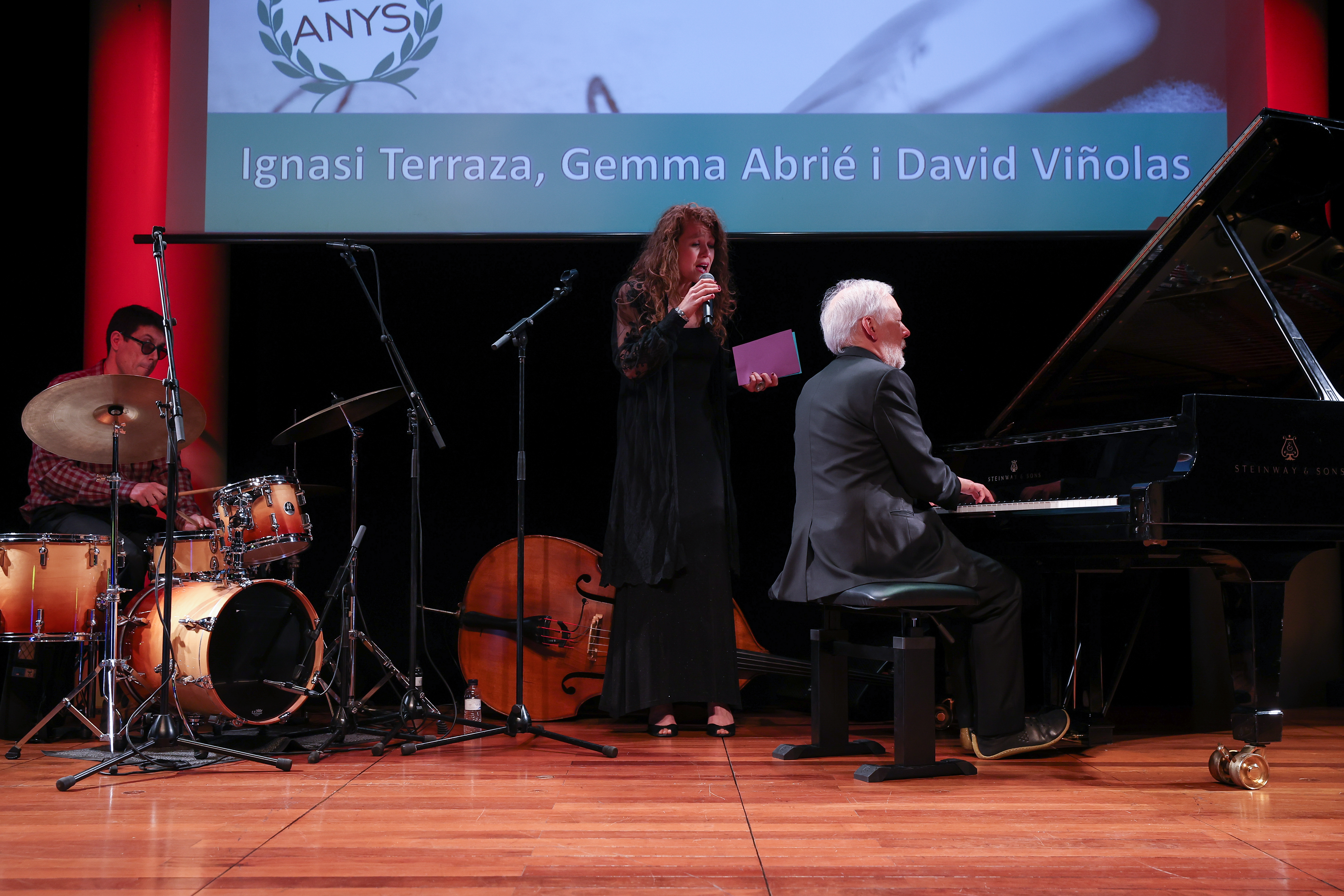 Ignasi Terraza tocant el piano durant la gala del Concurs Roc Boronat