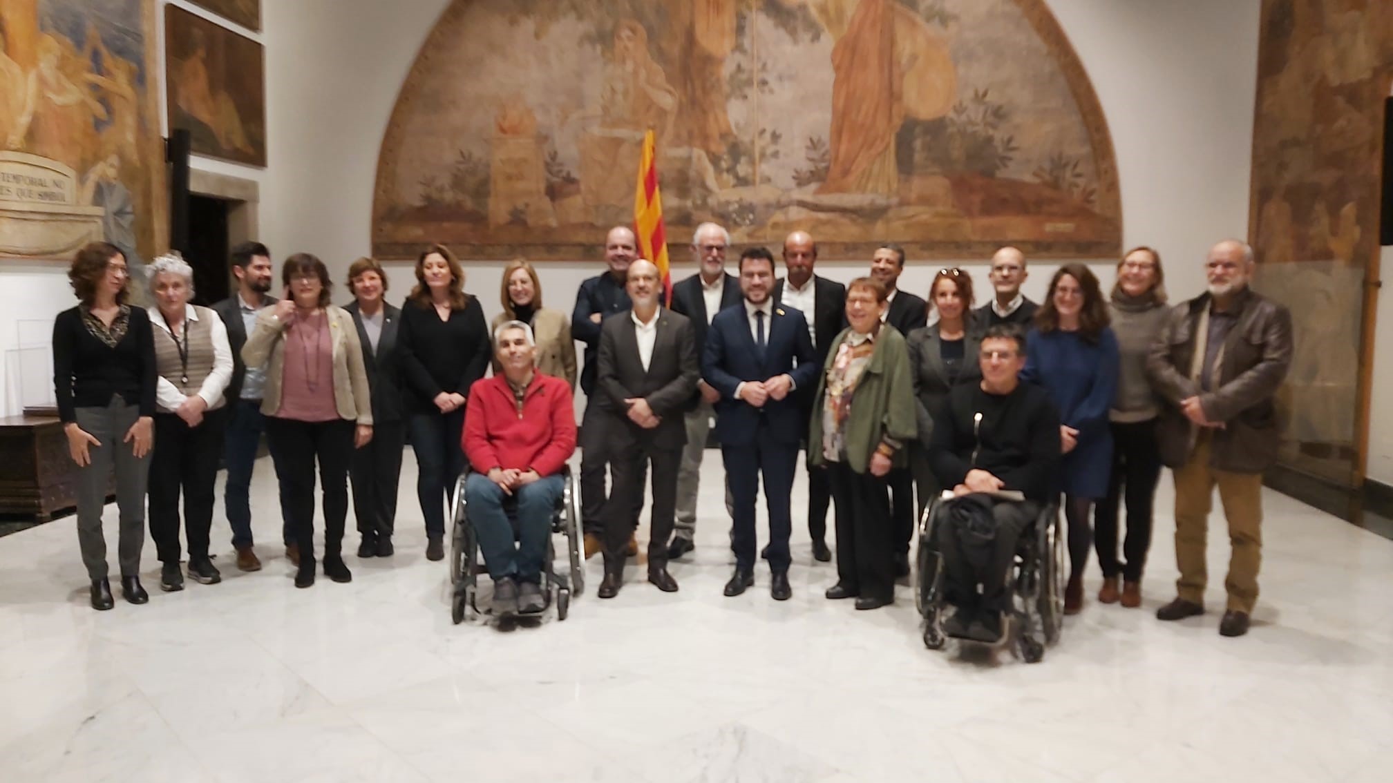 Imarge de família de tots els assistents a la reunió del Consell de la Discapacitat