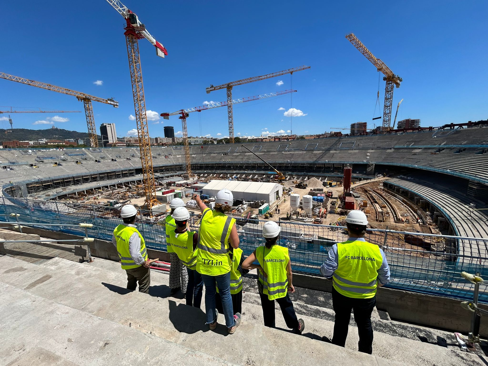 El 21 de juny passat, un equip d'ILUNION Accessibilitat va fer una visita a les obres del nou Estadi, el projecte del qual busca convertir el recinte en referent futbolístic d'accessibilitat.