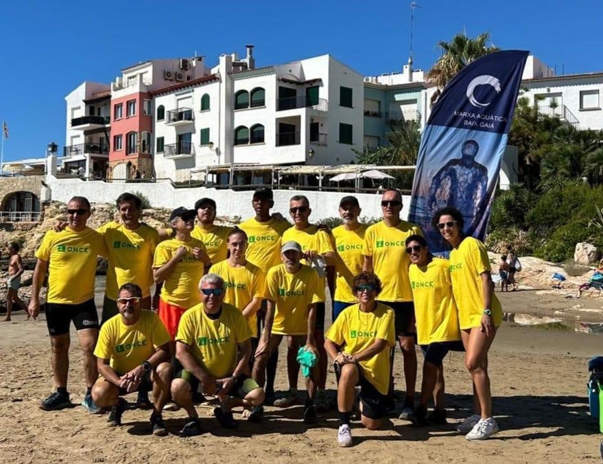 Diumenge 15 de setembre, un grup de 14 afiliats i afiliades a l’ONCE, amb els seus guies, van participar en una exhibició de marxa aquàtica a la Platja de La Palliseta de Roda de Berà amb la col·laboració de la Federació d’Entitats Excursionistes de Catalunya (FEEC).