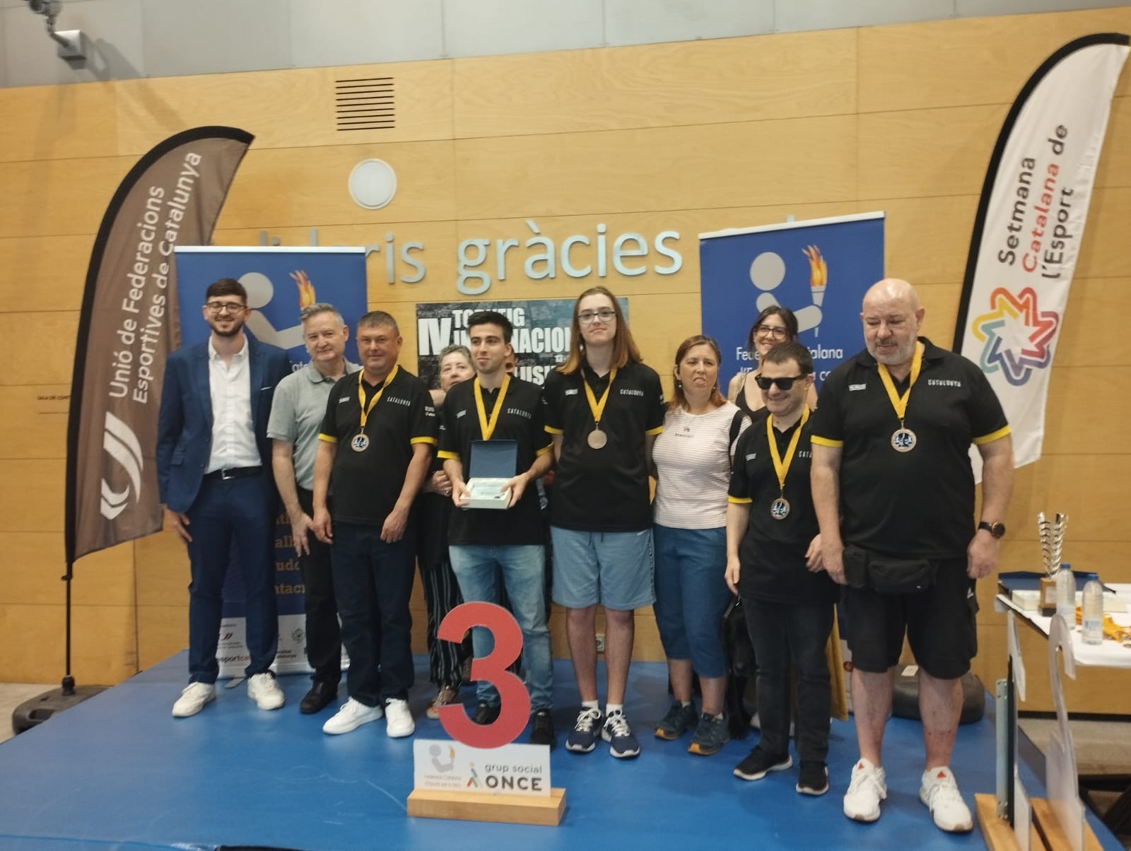 L'equip de la FCECS amb la tercera posició