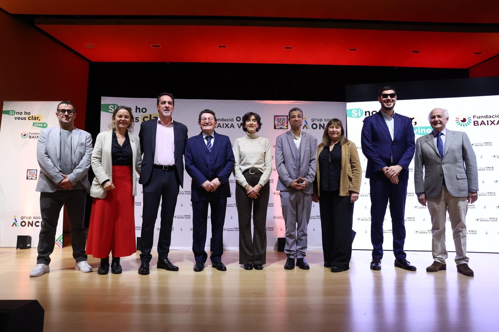 Foto de família de la presentació de la FOBV, a Barcelona.