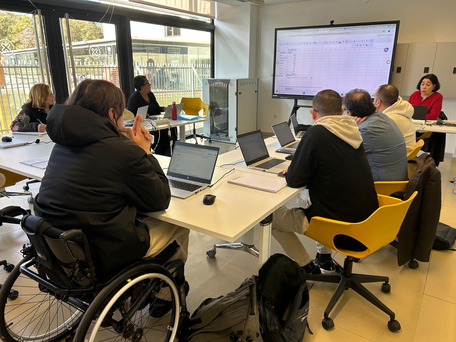 Imatge d'una classe de 'X Talent Digital' a Barcelona.