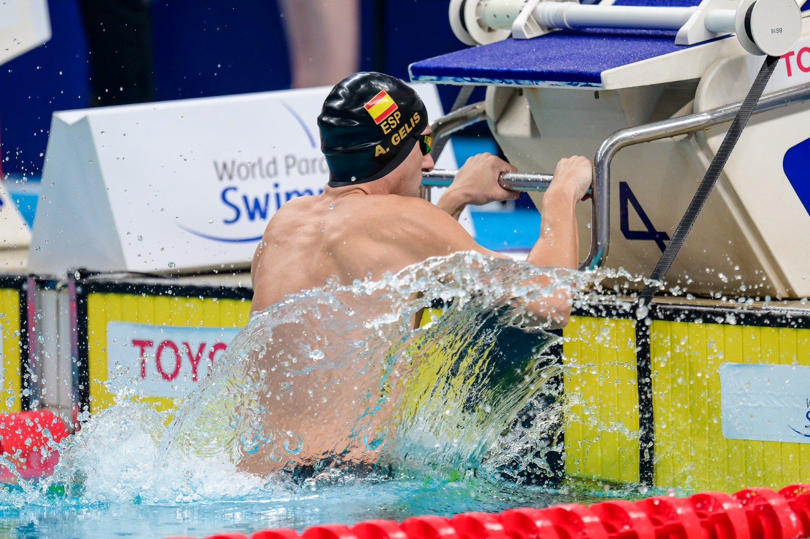 Albert Gelis s’ha proclamat campió del món dels 100 metres esquena S11 amb rècord del món (1:05.14).