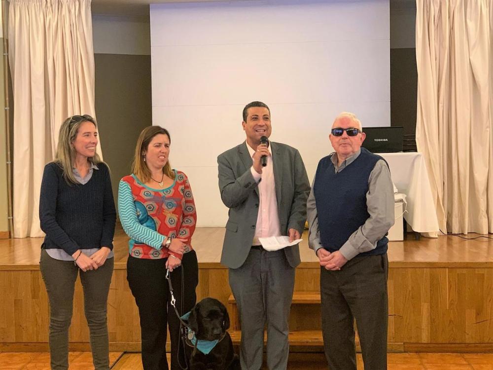 L’acte el van presidir  David Bernardo,  president del Consell Territorial de l'ONCE Catalunya; María de la Sierra Belmonte, vicepresidenta segona del  Consell Territorial; Anaïs García, cap de la Unitat d’Autonomia Personal i Accés a la Informació de la Delegació Territorial de l’ONCE a Catalunya i Pedro Higuera, referent de la gent gran de l’ONCE a Catalunya.