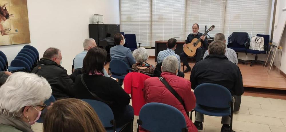 A Lleida, van exercir d'amfitrions  el director de l'ONCE Marcelino Cid i Josep Puighermanal, col·laborador del referent del Major, amb actuació del music i compositor afiliat  Martí Batalla que va interpretar cançons del seu últim disc ‘Sensacions de mar’.
