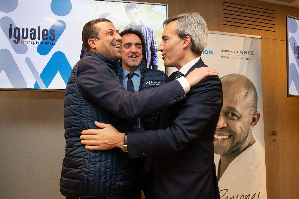 abrazo.jpg