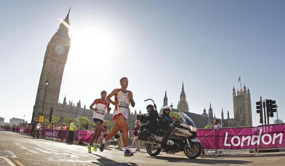 El asturiano Alberto Suárez se ha proclamado campeón de la Copa del Mundo de Maratón en Londres, en la categoría de deportistas con discapacidad visual.