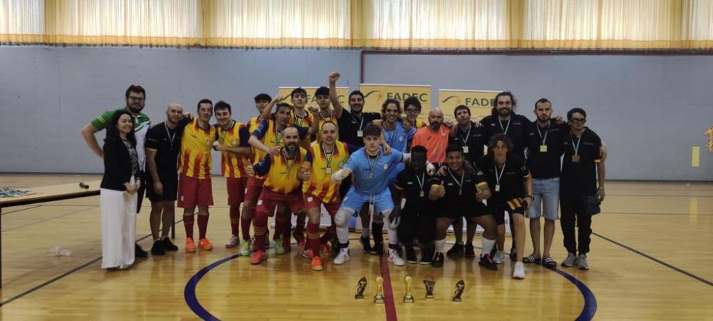 Foto de família dels campions de la FCECS a la Copa , celebrada a Sevilla.