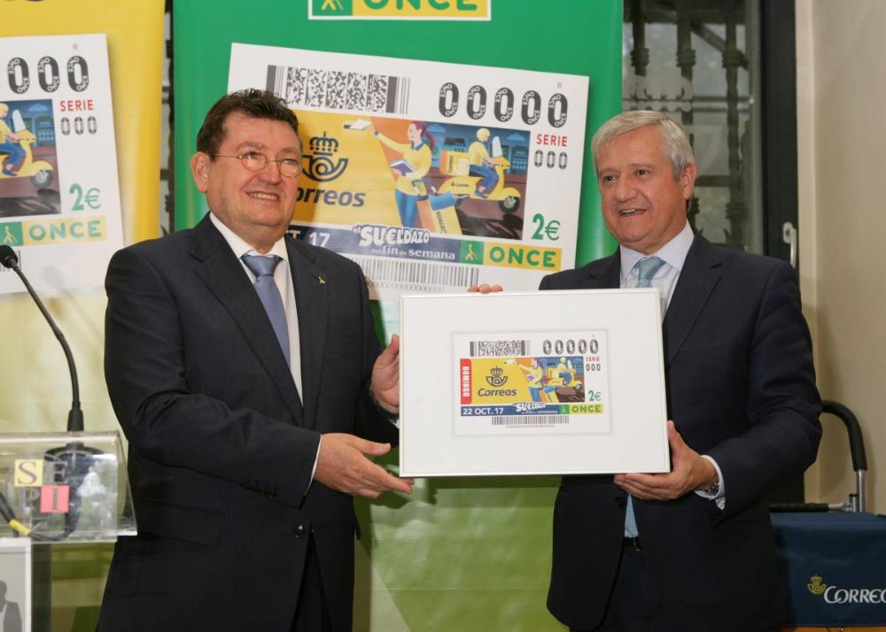 El presidente de Correos, Javier Cuesta , y el director general de la ONCE, Ángel Sánchez Cánovas, presentaron este cupón.
