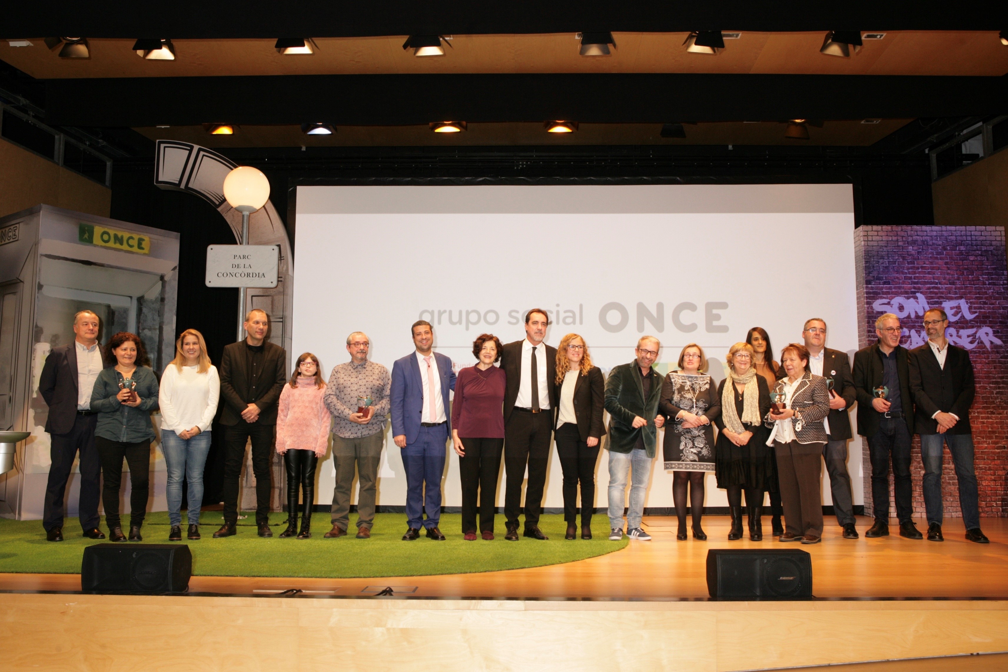 foto_de_familia_de_la_entrega_de_los_premios_solidarios_once_catalunya_2019_0.jpg