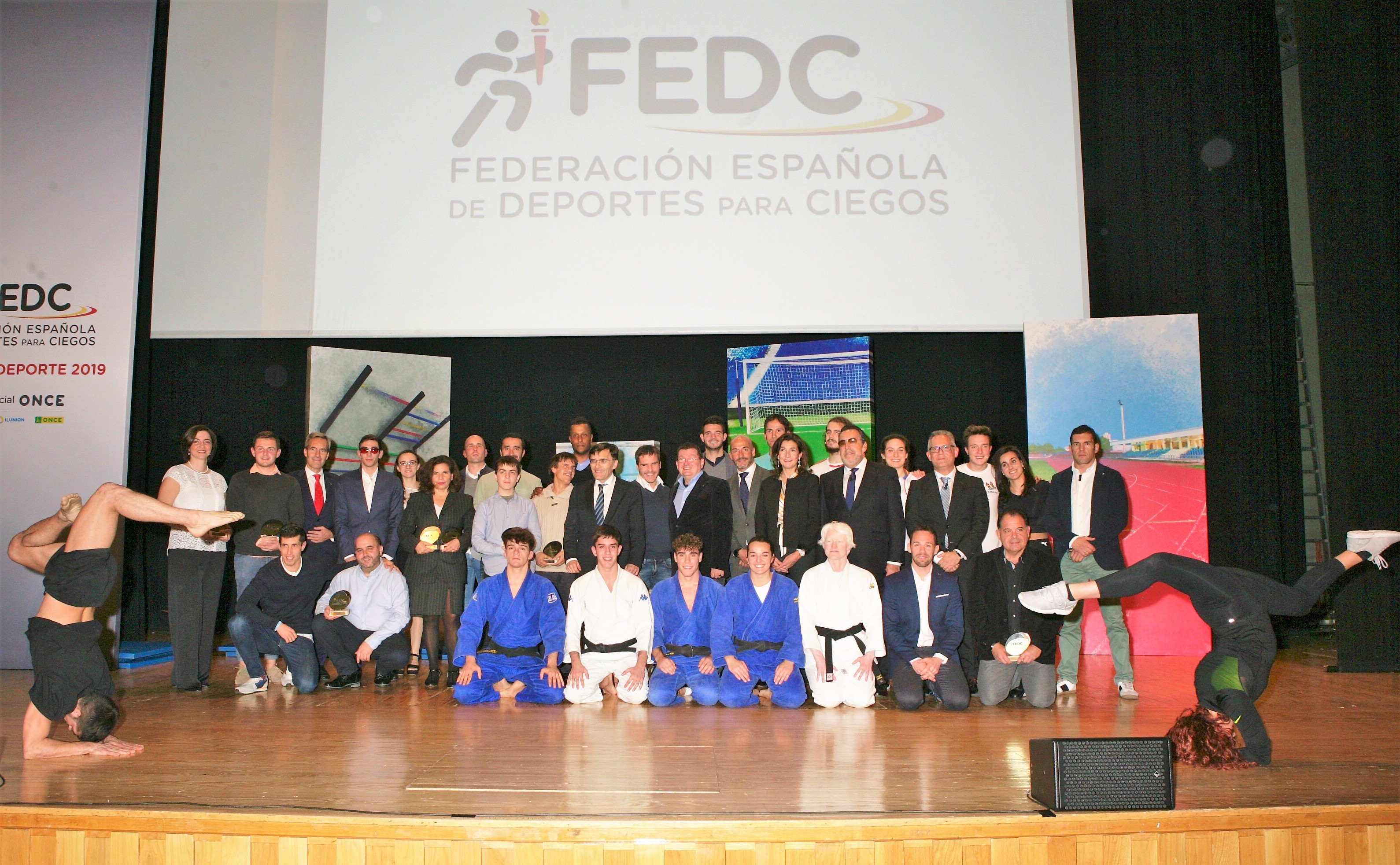 foto_familia_25_anos_fedc.jpg