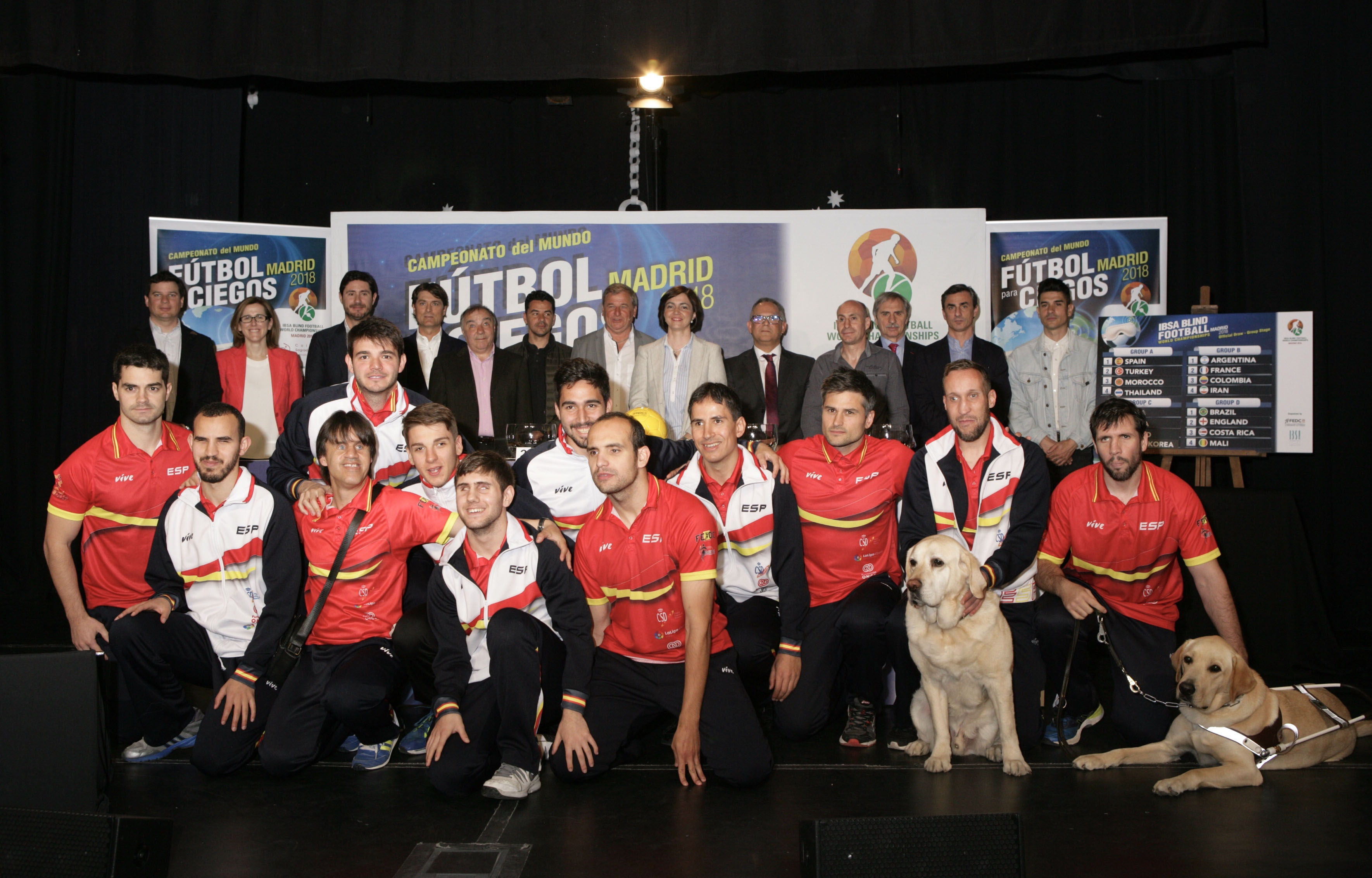 foto_familia_con_seleccion_espanola.jpg