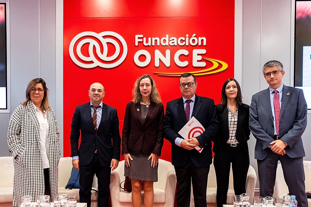 foto_mesa_inaugural_estudio_empleo.jpg