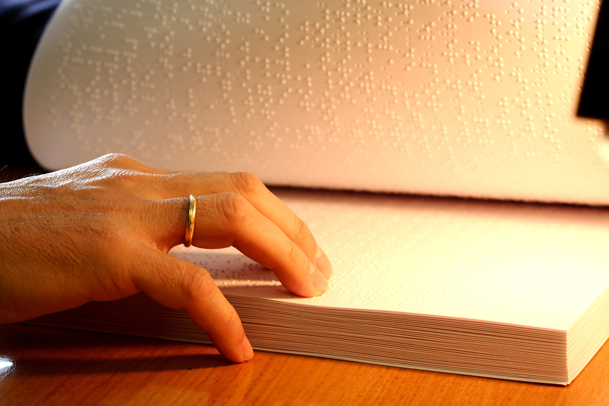 libro_en_braille.jpg