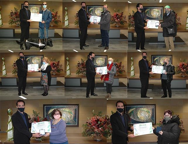 Entrega medalles a venedors i venedores.