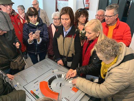 A diferents espais del museu, van poder tocar i pujar a diferents tipus de màquines: vapor, carbó i elèctriques i van conèixer amb les pròpies mans diferents tipus de locomotores a escala. 