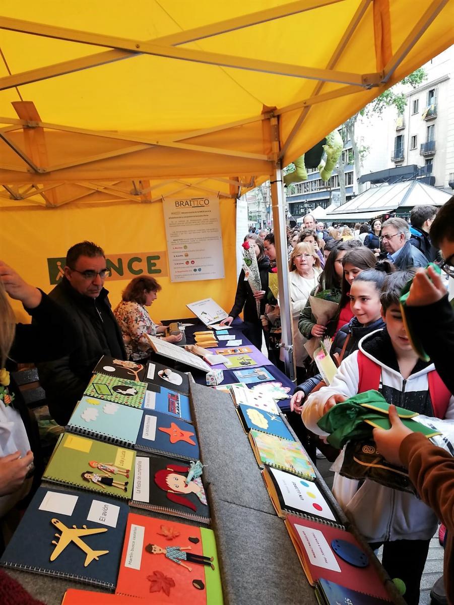 Una altra foto, a l'estand ONCE de La Rambla.