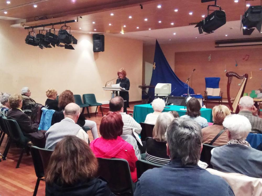 El dijous 20 d’abril es va fer la lectura pública on la literatura es va donar la mà amb la música. La melodia ens va fer descobrir els sons, els ritmes, les cançons i els instruments que els llibres amaguen en les seves pàgines.  Es va fer a Sala d’Actes de l’ONCE a la Rambla Vella