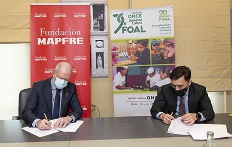 signatura_conveni_fundacion_mapfre_i_fundacion_once.jpg
