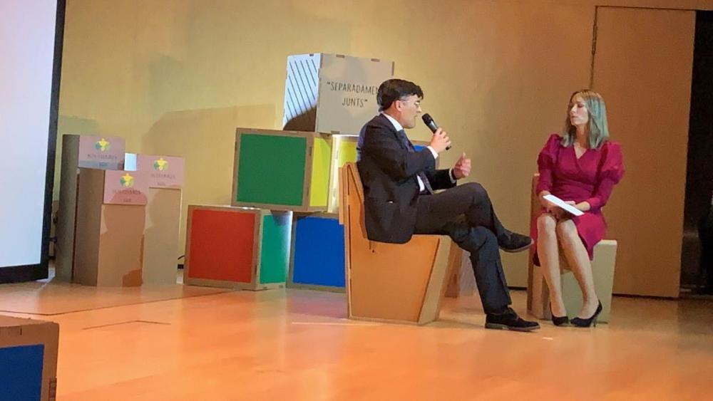 Alberto Durán vicepresident de l'ONCE, en un moment de la seva intervenció amb Núria Ramírez.