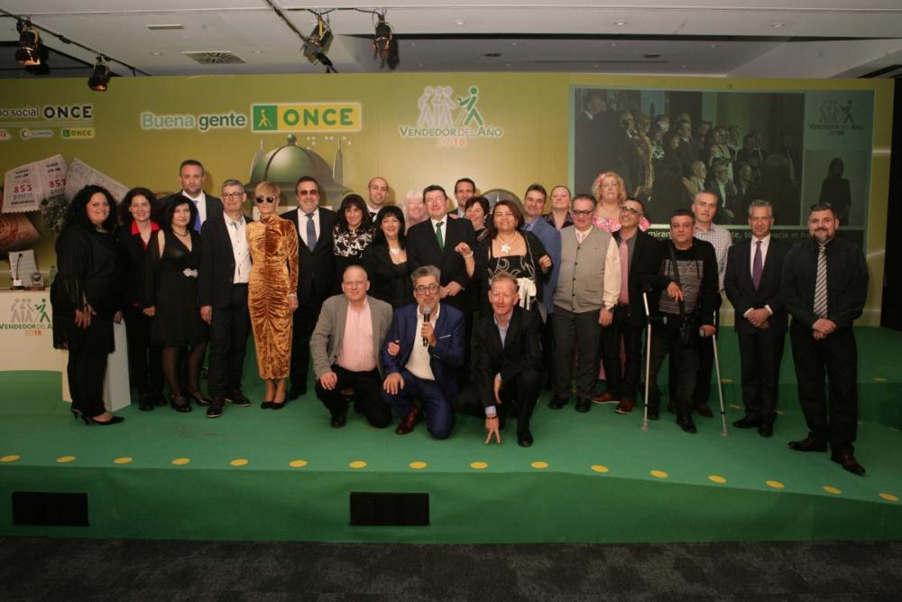 Foto de famíla dels millors venedors de l'ONCE 2018.