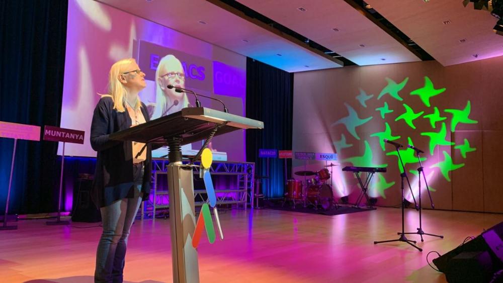 Dolors Luna, presidenta de la Federació Catalana d'Esports per a Cecs i Deficients Visuals, en un moment del seu discurs.