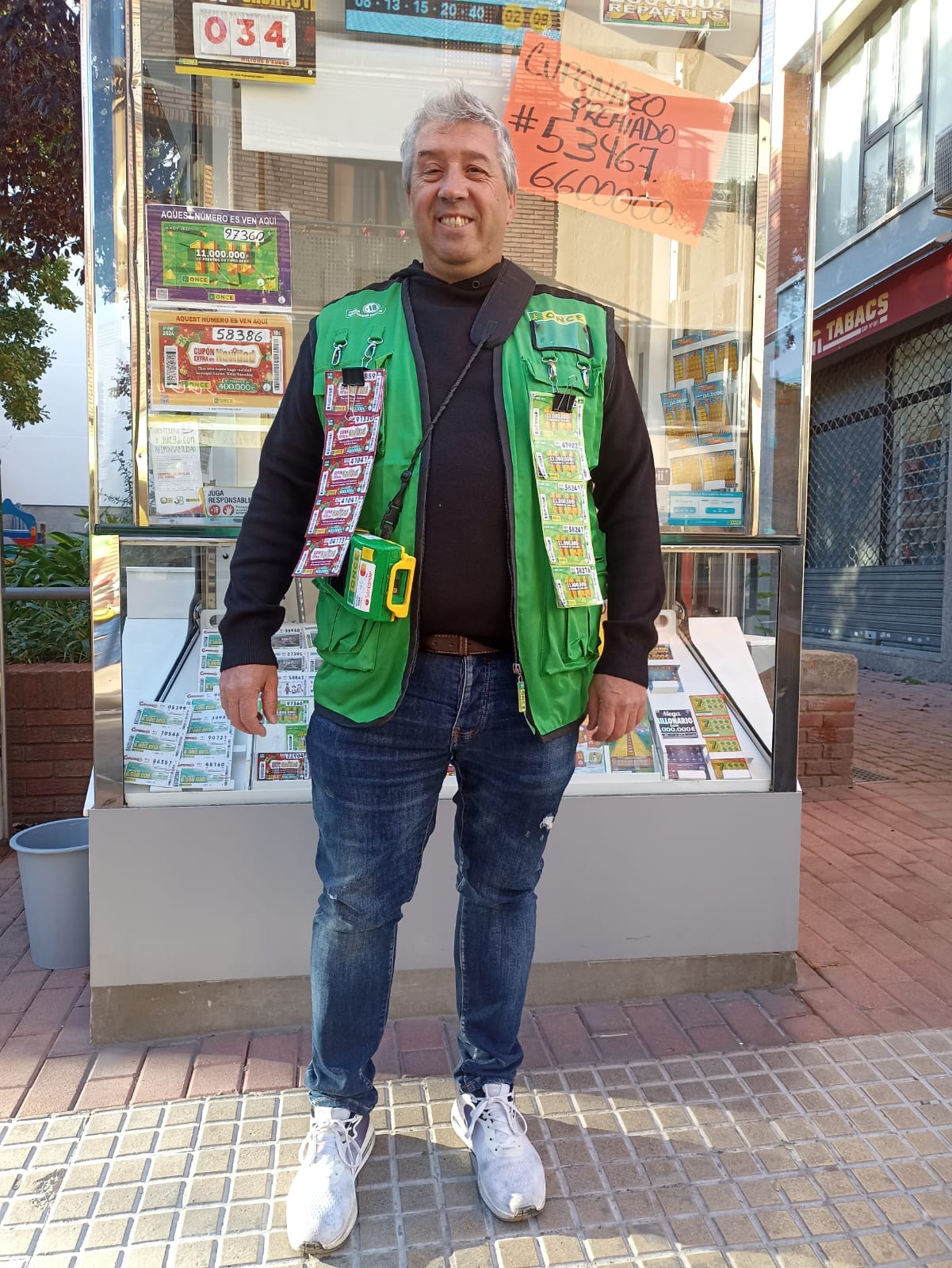 José Antonio Zamora és qui va portar la sort a la ciutat vallesana, des del seu quiosc ubicat a la Plaça de l’Enxaneta, número 5.