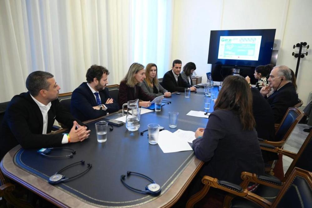 Sessió de treball amb Patricia Sanz, vicepresidenta tercera del Consell General de l’ONCE;  David Bernardo, president del Consell Territorial de l’ONCE a Catalunya; Àngel Ávila, sotsdelegat de l’ONCE a Catalunya; Javier Güemes director de la Direcció de Relacions Internacionals del Grup Social ONCE i Natalia Guala, directora tècnica de l’àrea internacional.  Per part de la UpM la delegació va estar encapçalada per Nasser Kamel, Secretari general; John Paul Grech, Secretari general adjunt; Anna Dorangricchia, Directora de Programes de la Divisió d’Assumptes Socials, i Giulia Maria Ferraresi, Tècnic de Projectes de la Divisió d’Assumptes Socials.