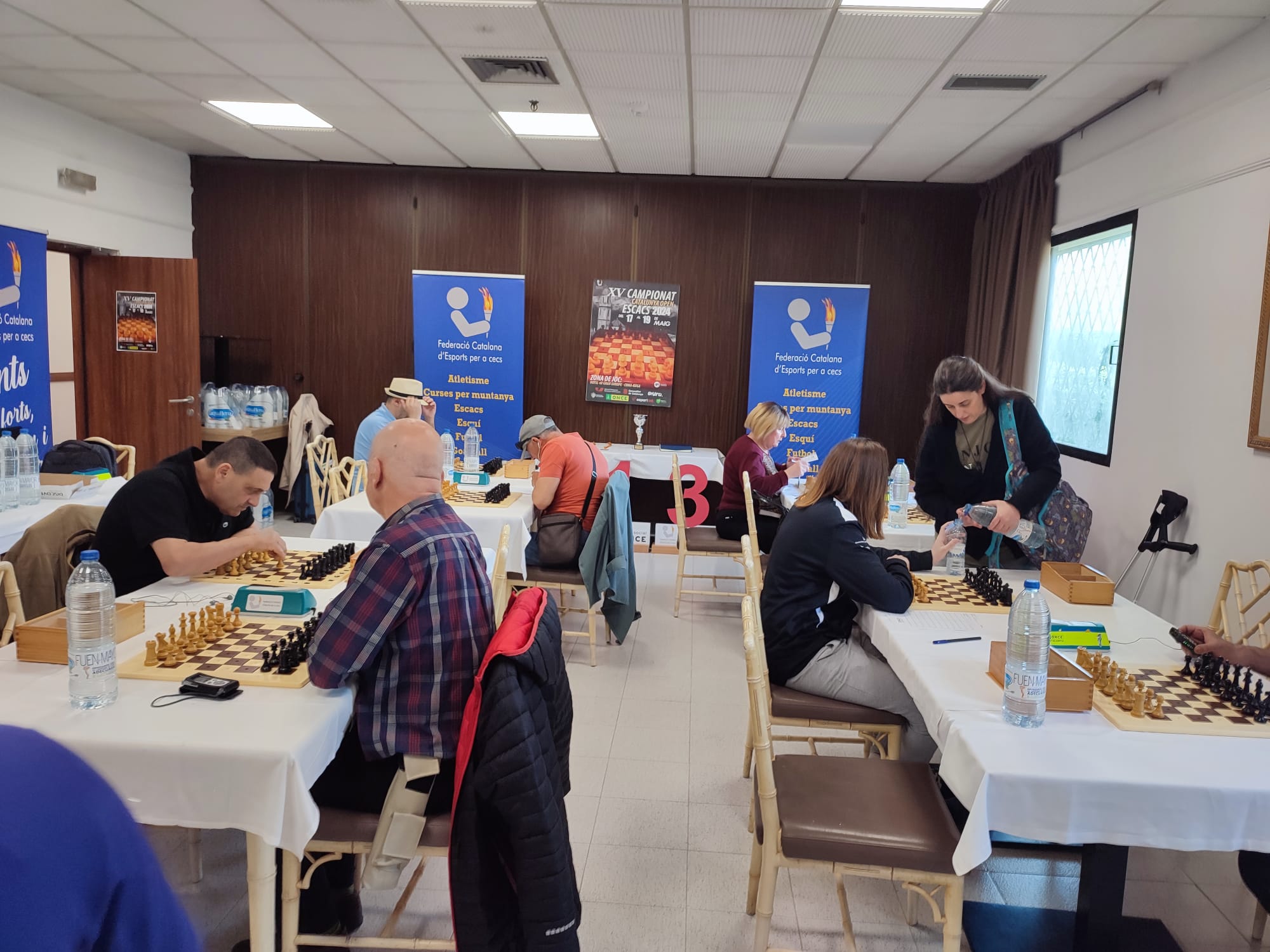 Imatge general de quatre partides del XV Campionat de Catalunya d'Escacs 2024.