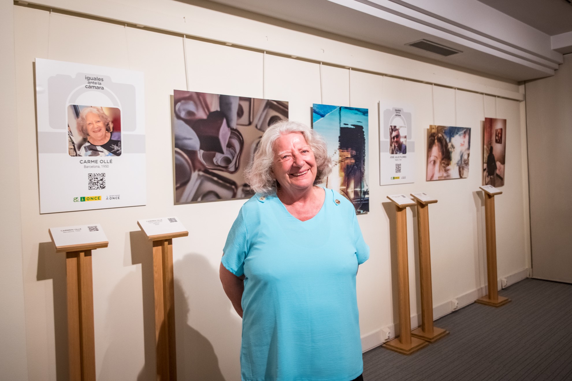 La fotògrafa Carme Ollé, en la inauguració de l'exposició.