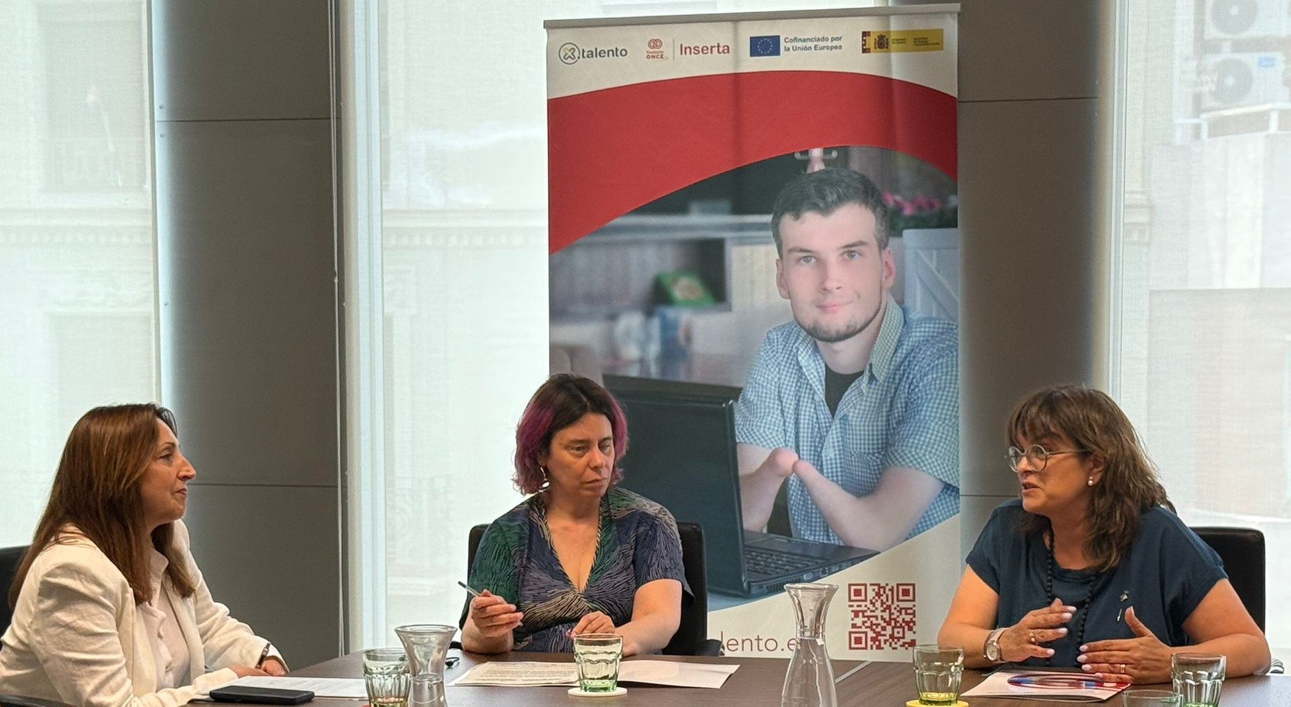 El passat 19 de juny Virginia Carcedo, secretària general de Fundació ONCE i vicepresidenta executiva d'Inserta Empleo, acompanyada per Dolors García, directora d'Inserta a Catalunya, va signar un conveni amb Meritxell Lluís, regidora de Capacidades Diversas de l’Ajuntament de Terrassa.
