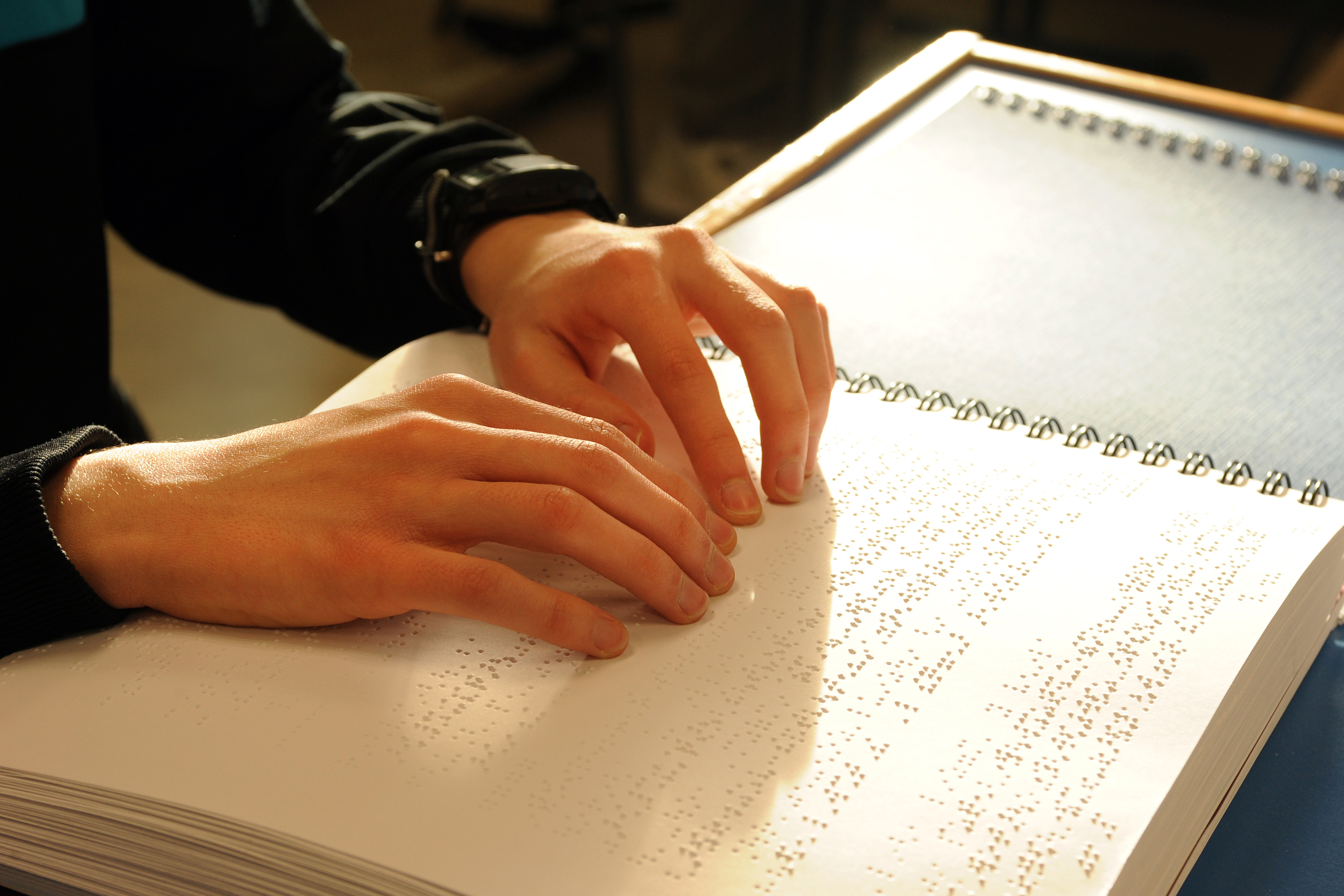 El braille, essencial pels estudiants cecs a l'escola.