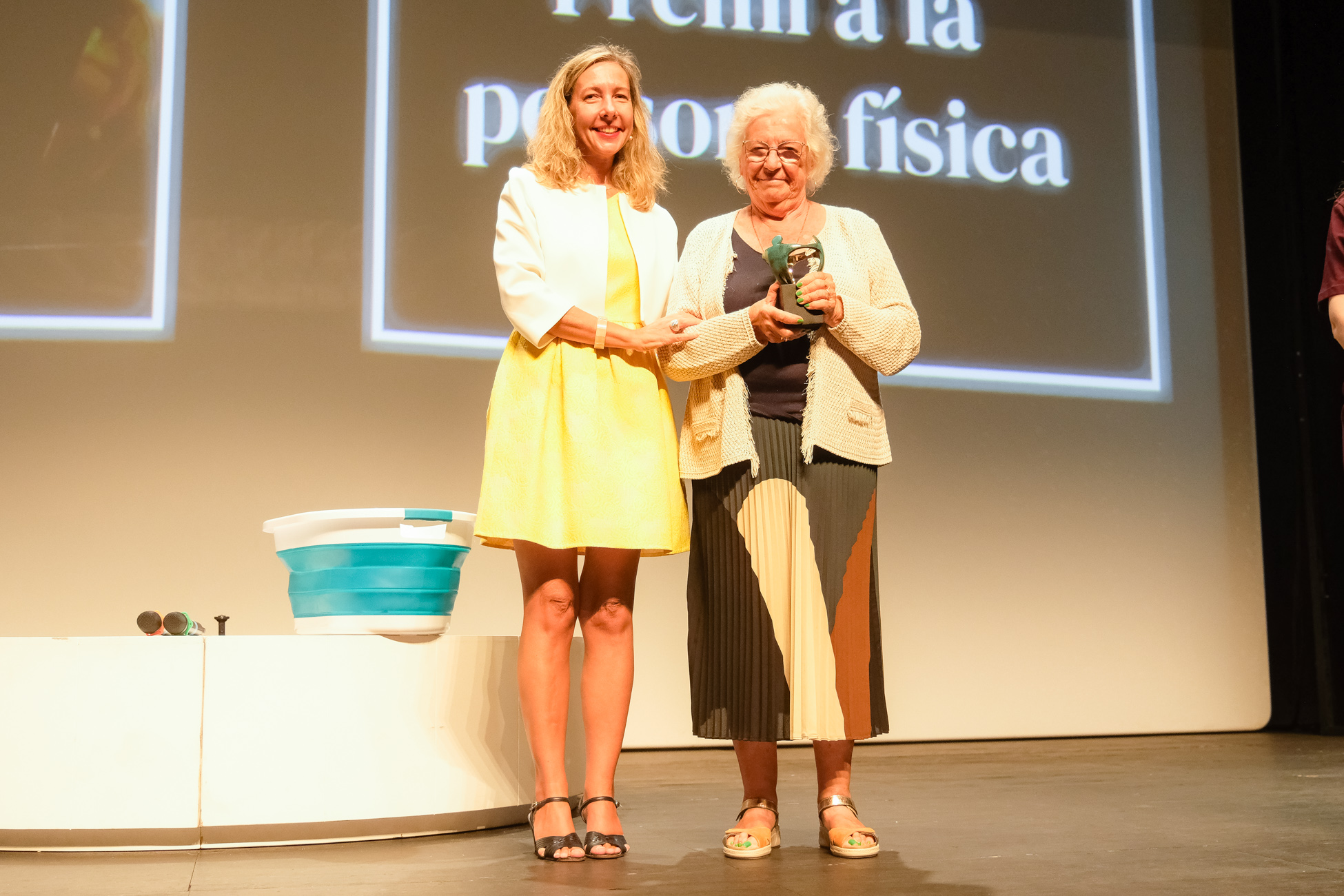 Recull: Maria Assumpció Vilà Planas, presidenta de la Federació Catalana d'Entitats Contra el Càncer i de la Fundació Oncolliga a Barcelona Lliura: Patricia Sanz, vicepresidenta de l’ONCE