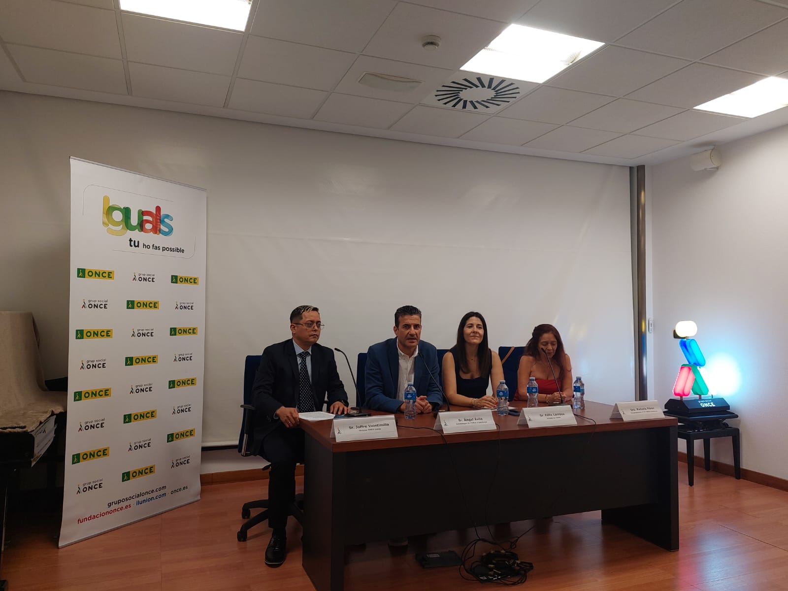 Joffre José Veintimilla es va presentar el 20 de juliol com a nou director de l’ONCE a Lleida en un acte, a la seu de l’ONCE a la ciutat, que va comptar amb la participació de&nbsp;Cristina Morón, tercera tinenta d’alcaldia de l’Ajuntament de Lleida i regidora de Seguretat, Mobilitat i Civisme; Àngel Ávila, sotsdelegat de l’ONCE a Catalunya, i Rafi Pérez, vicepresidenta del Consell Territorial de l'ONCE a Catalunya.