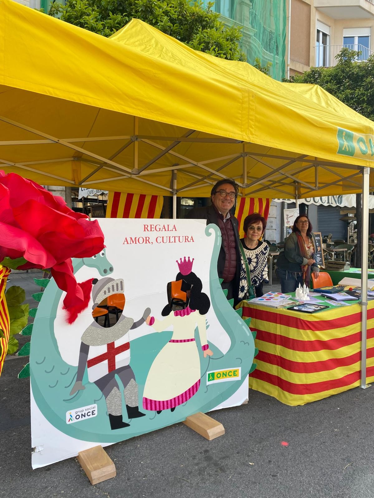 Stand de l'ONCE a la Rambla Nova de Tarragona.